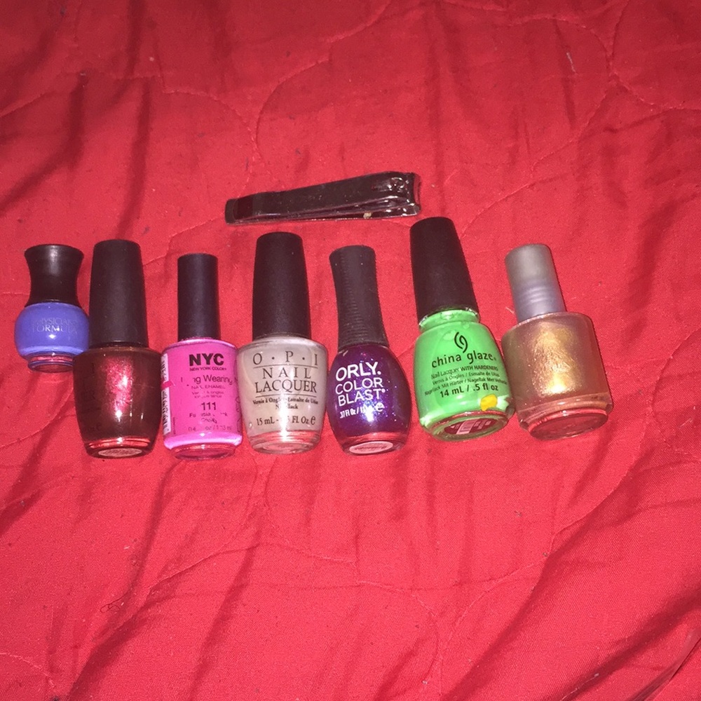 Nail polishes & nail clippers